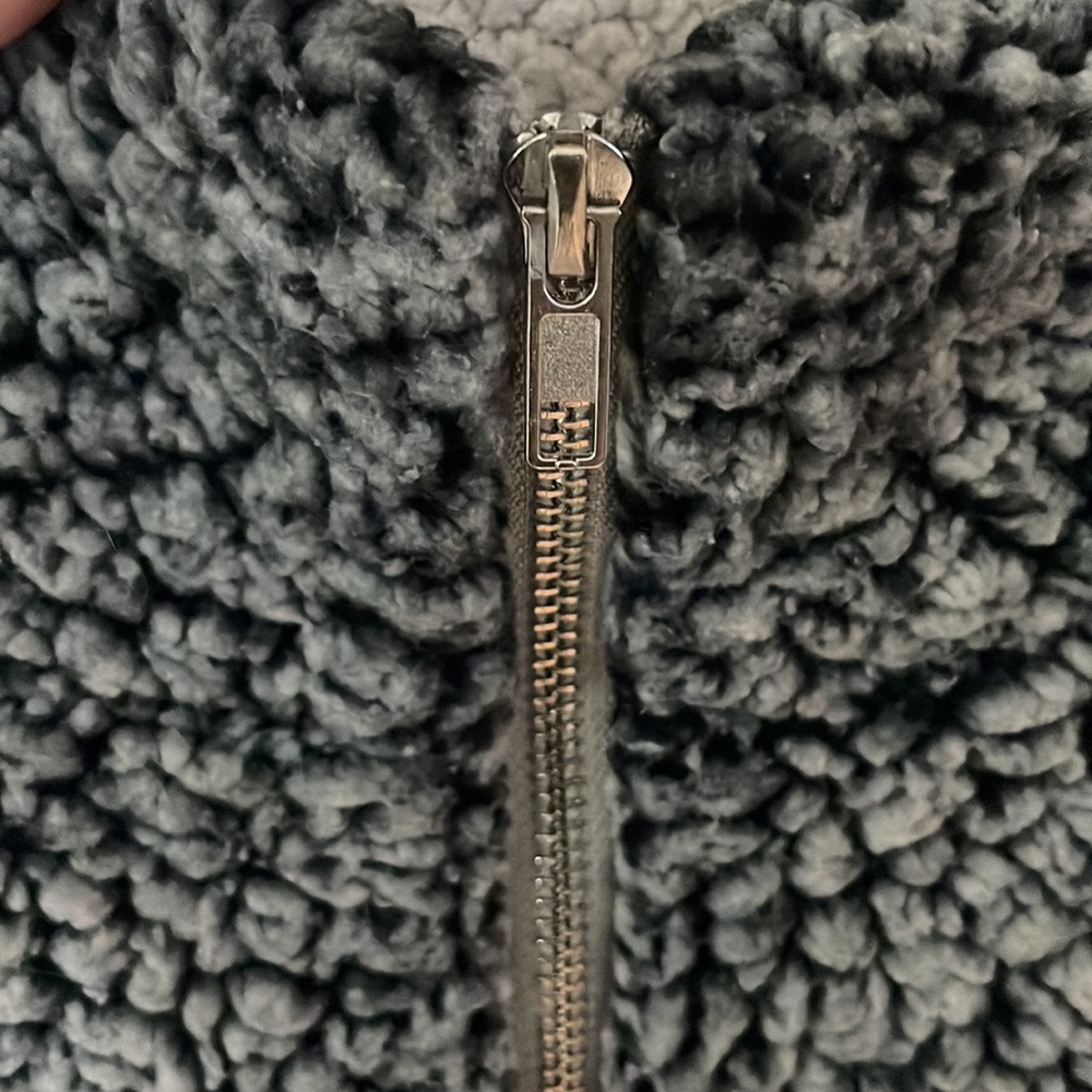 Sherpa pull over - Picture 5 of 6